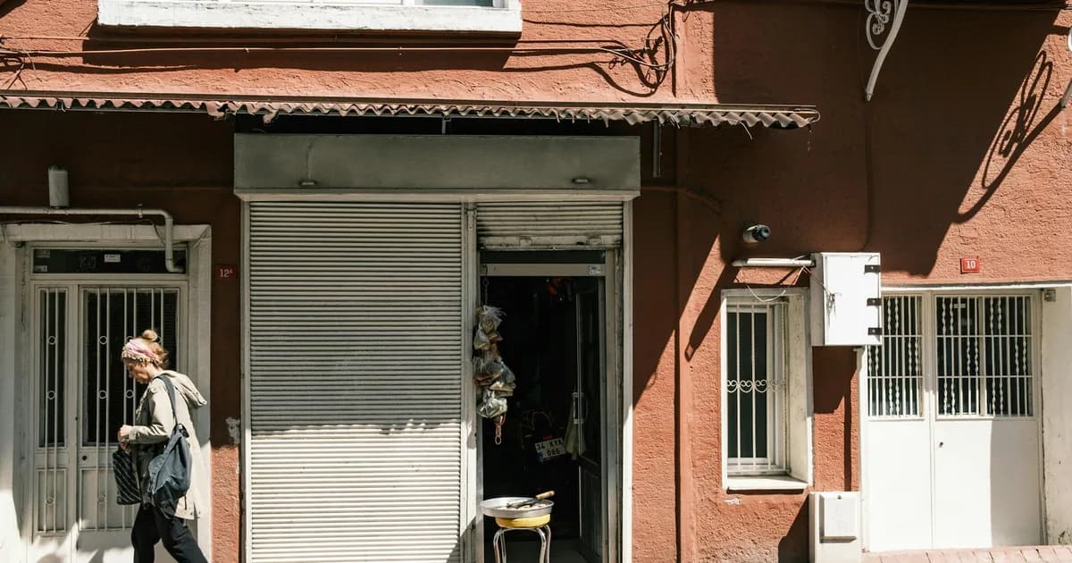 Canicule 2026 : Quand la Chaleur Fragilise votre Rideau Métallique