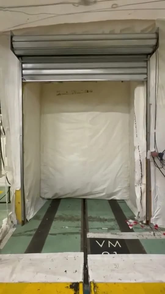 Essai d’un rideau métallique neuf après installation